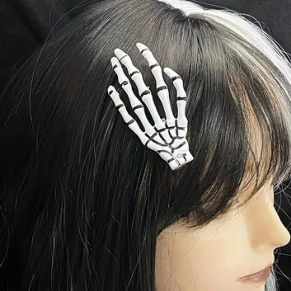 Skeleton hand Hair Clip NEW - Picture 1 of 3